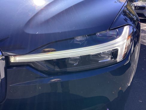 Certified 2021 Volvo XC60 T8 Inscription Expression w/ Climate Package image 6