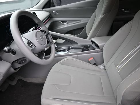 Used 2024 Hyundai Elantra SEL FWD image 12