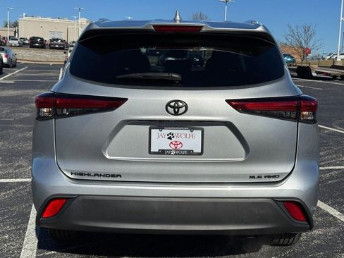 Certified 2022 Toyota Highlander XLE image 7