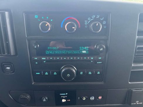 Used 2017 Chevrolet Express 3500 LT w/ LT Preferred Equipment Group image 17