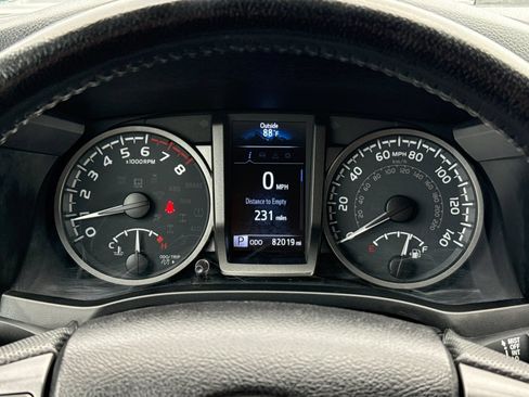 Used 2022 Toyota Tacoma TRD Off-Road AWD/4WD image 34