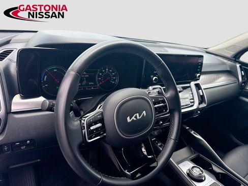 Used 2023 Kia Sorento EX AWD/4WD image 11