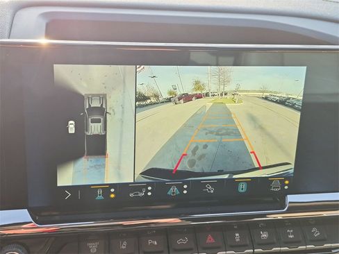 Used 2024 Chevrolet Silverado 2500 ZR2 w/ Technology Package image 17