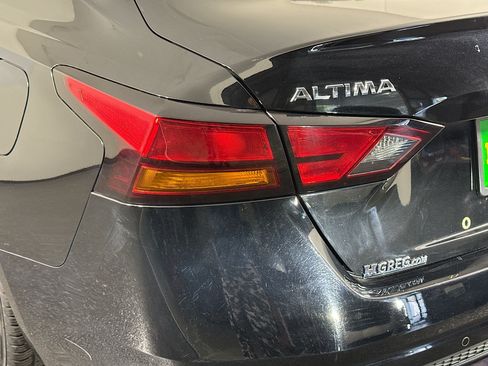 Used 2022 Nissan Altima 2.5 SV FWD image 36