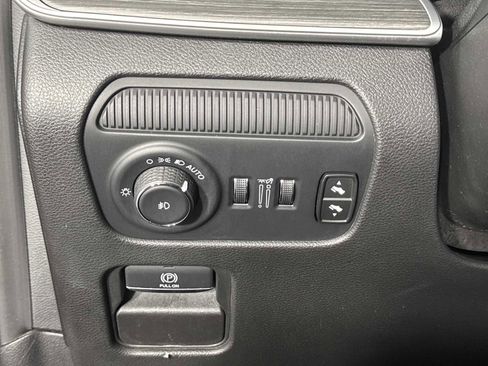 Used 2024 Jeep Wagoneer L Series II w/ Flexible Seating Group image 28