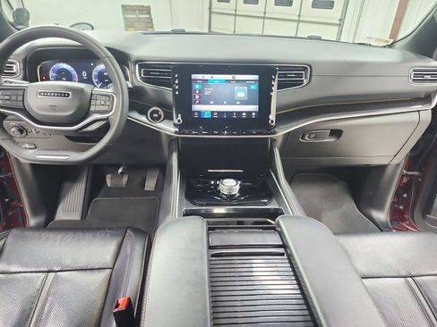 Used 2024 Jeep Wagoneer 2WD w/ Premium Group I image 27