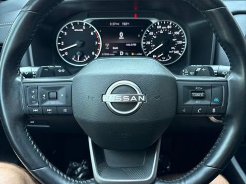 Used 2025 Nissan Rogue SV AWD/4WD image 7