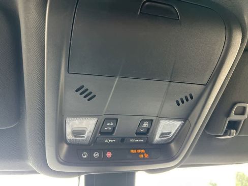 Used 2022 Chevrolet Equinox RS w/ RS Leather Package image 23