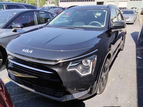 Used 2024 Kia Niro FWD image 11