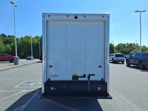 Used 2020 Chevrolet Express 3500 w/ Driver Convenience Package image 25