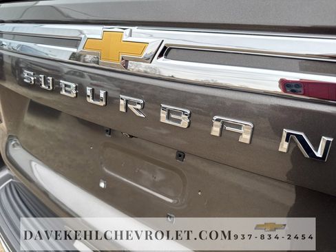 Used 2021 Chevrolet Suburban LT w/ Luxury Package image 40