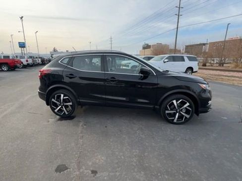Used 2022 Nissan Rogue Sport SL image 9