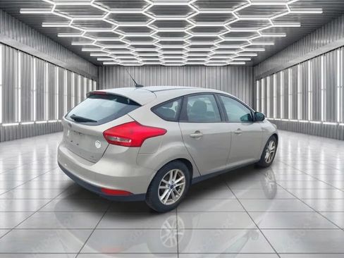 Used 2016 Ford Focus SE FWD image 4