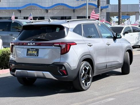 Used 2024 Kia Seltos EX FWD image 5
