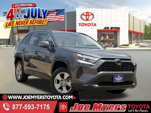 Used 2025 Toyota RAV4 XLE FWD image 1