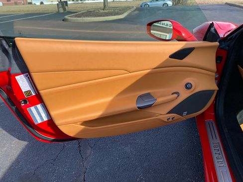 Used 2018 Ferrari 488 Spider image 27