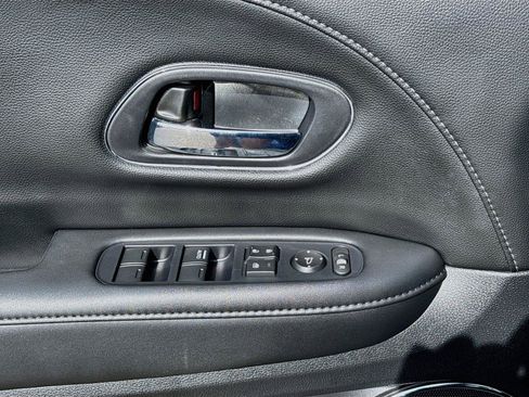 Used 2021 Honda HR-V EX-L image 17