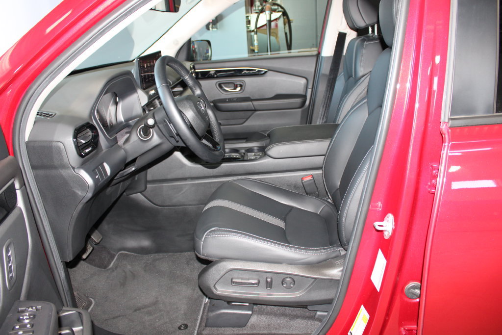 Certified 2026 Honda Passport RTL image 7