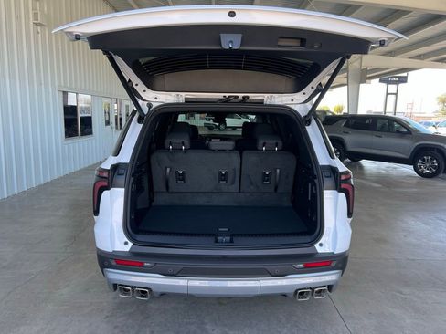 New 2026 Chevrolet Traverse LT w/ Sun and Wheel Package image 5