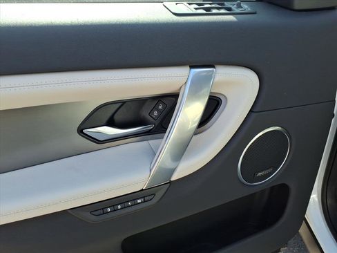 New 2026 Land Rover Discovery Sport Landmark image 10