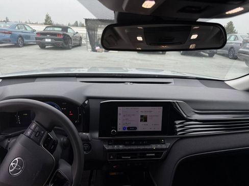 Used 2025 Toyota Camry LE image 32