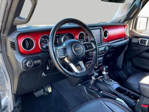 Used 2022 Jeep Gladiator Rubicon w/ Cold Weather Group AWD/4WD image 16