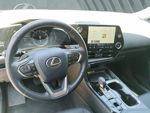 Certified 2025 Lexus NX 250 FWD w/ Accessory Package (Z1) image 10