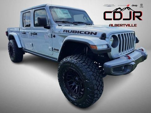 Used 2023 Jeep Gladiator Rubicon w/ Cold Weather Group AWD/4WD image 1