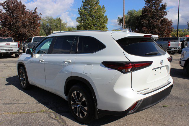 Used 2026 Toyota Highlander XLE AWD/4WD image 2