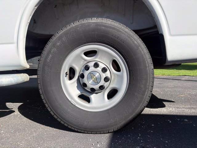 Used 2025 Chevrolet Express 2500 w/ Driver Convenience Package RWD image 15