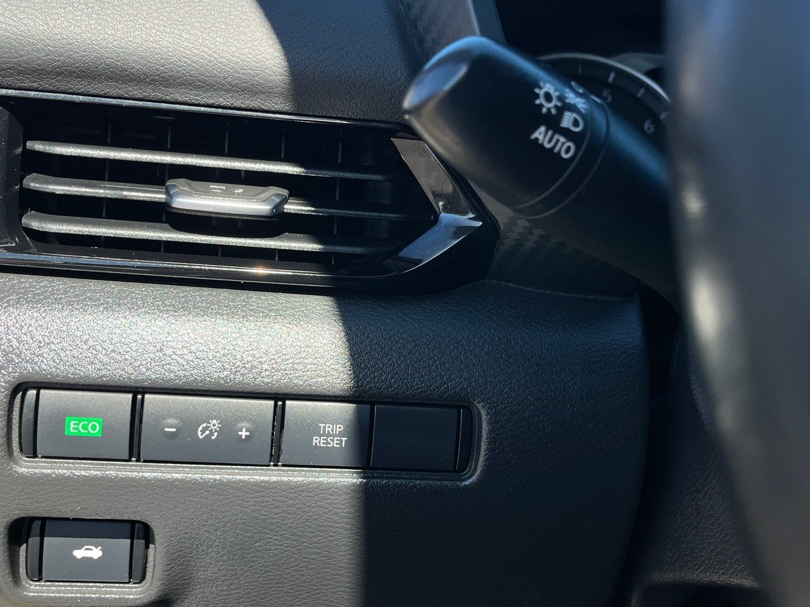 Used 2021 Nissan Sentra SV FWD image 28