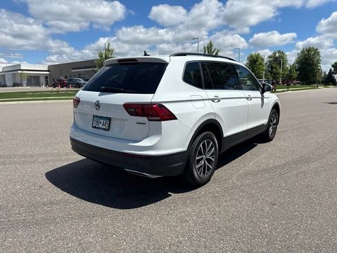 Used 2019 Volkswagen Tiguan SE w/ Panoramic Sunroof Package AWD/4WD image 5