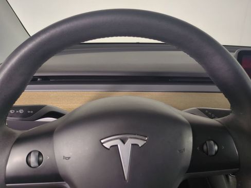 Used 2023 Tesla Model Y AWD image 33