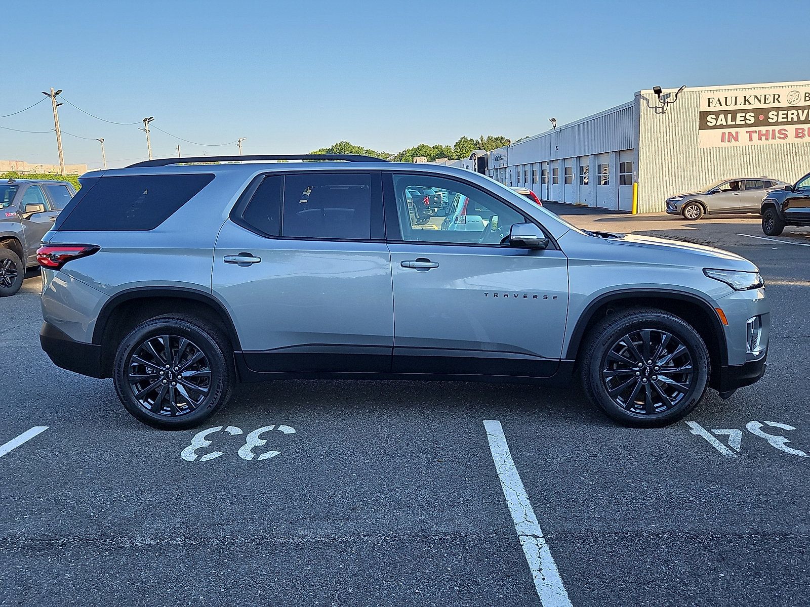Used 2023 Chevrolet Traverse RS w/ LPO, Cargo Package AWD/4WD image 7
