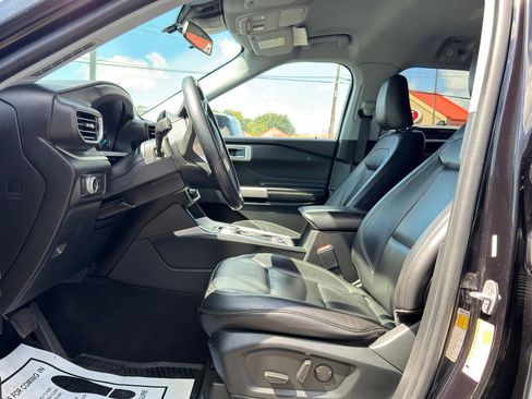 Certified 2022 Ford Explorer XLT w/ Equipment Group 202A AWD/4WD image 13