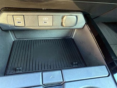 Used 2024 Toyota Prius Limited image 13