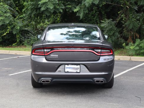 Used 2022 Dodge Charger SXT RWD image 8