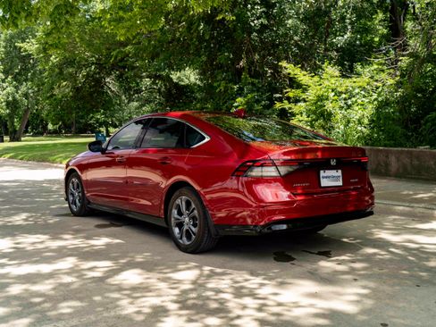 Used 2024 Honda Accord EX-L image 7