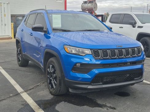 Used 2026 Jeep Compass Latitude w/ Quick Order Package 29K AWD/4WD image 3