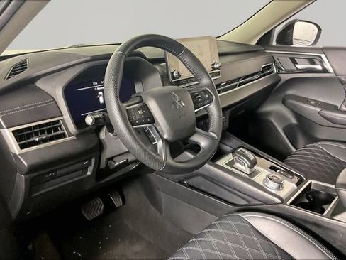 Used 2023 Mitsubishi Outlander SEL FWD image 16