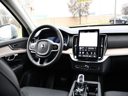 Certified 2025 Volvo XC90 B6 Plus image 15