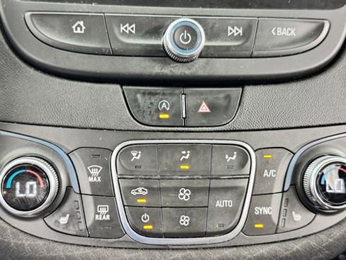 Used 2022 Chevrolet Malibu LT FWD image 24