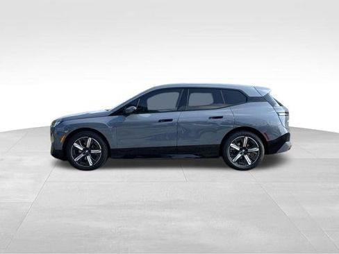 Used 2025 BMW iX xDrive50 AWD/4WD image 2