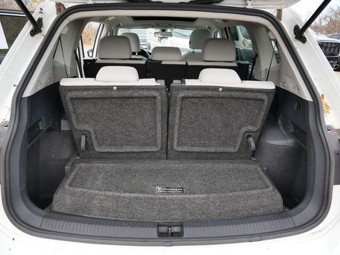 Used 2020 Volkswagen Tiguan SE w/ Panoramic Sunroof Package image 14