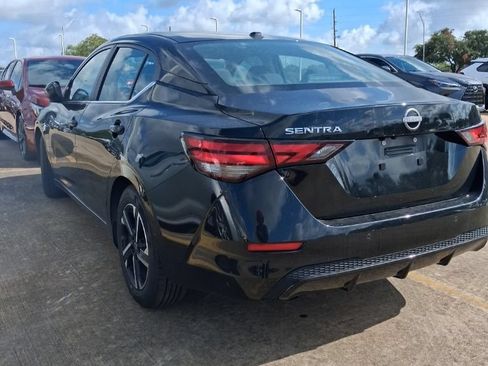 Used 2025 Nissan Sentra SV FWD image 4