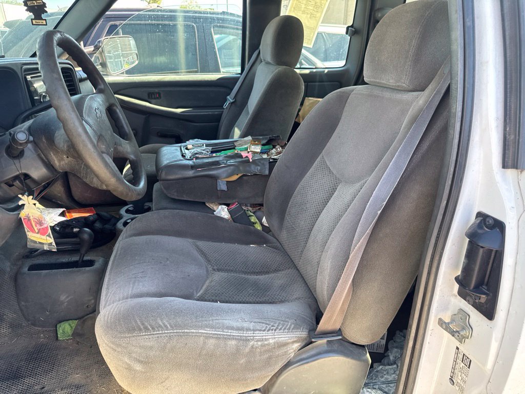 Used 2005 Chevrolet Silverado 2500 W/T w/ Skid Plate Package AWD/4WD image 13