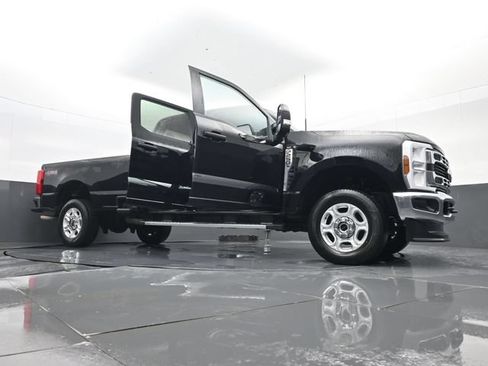 Used 2025 Ford F250 XLT AWD/4WD image 30