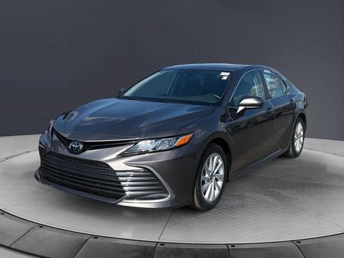 Used 2024 Toyota Camry LE FWD image 7