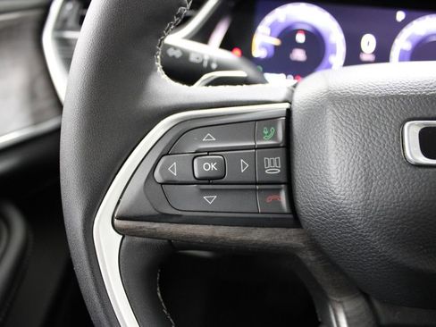 Used 2023 Jeep Grand Cherokee Limited image 33