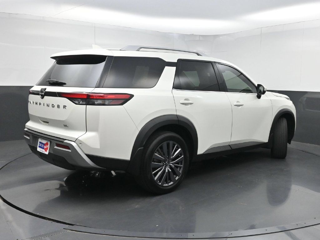 Used 2024 Nissan Pathfinder SL w/ SL Premium Package FWD image 26